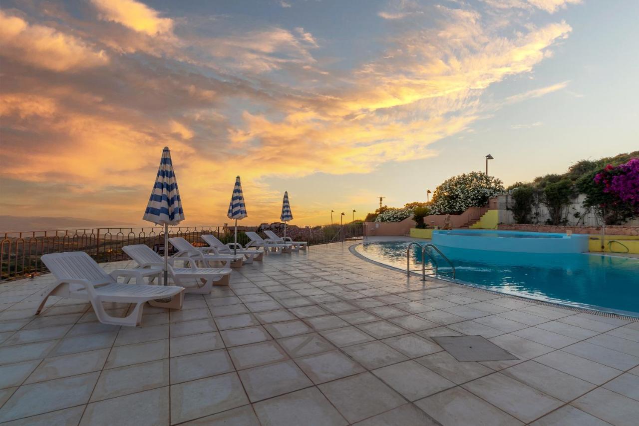 Residence Pala Stiddata With Panoramic Swimming Pool Trinità dʼAgultu Kültér fotó