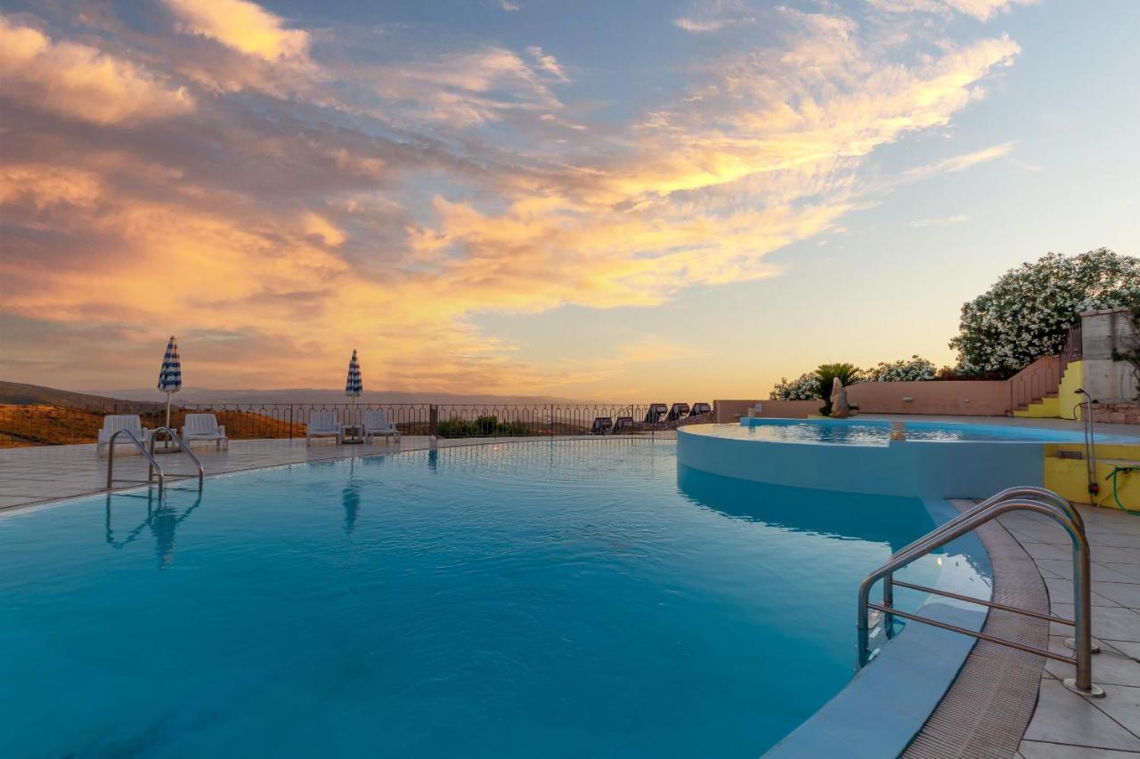 Residence Pala Stiddata With Panoramic Swimming Pool Trinità dʼAgultu Kültér fotó