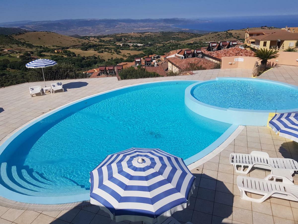 Residence Pala Stiddata With Panoramic Swimming Pool Trinità dʼAgultu Kültér fotó